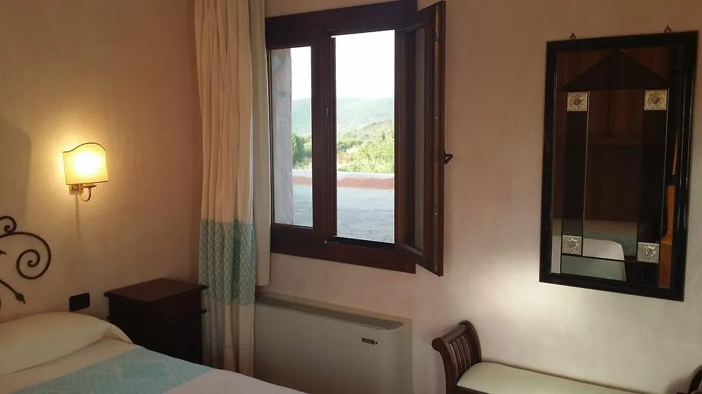Hotel Ristorante La Tana Di Li Mazzoni Trinità dʼAgultu